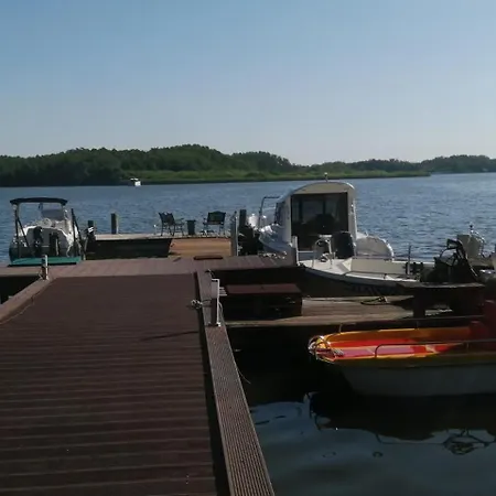 Apartament Mueritzhof Direkt Am Wasser *
